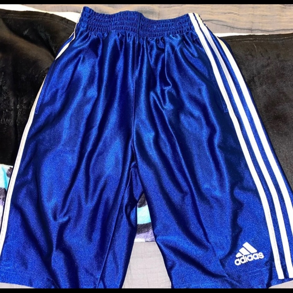 Rare silky Adidas basketball shorts Mens Small.